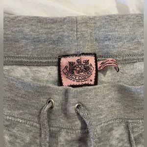 Juicy Couture low rise snap-pocket velour cargo pants Size M EUC